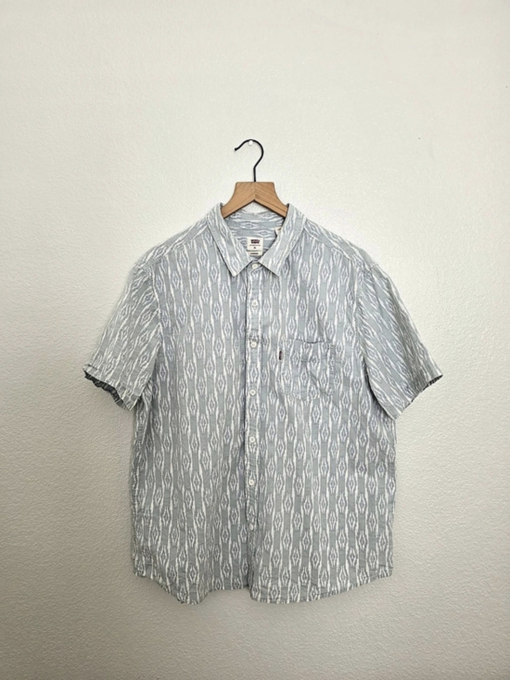 Levi's Men's Standard Short Sleeve Blue White Shirt XL